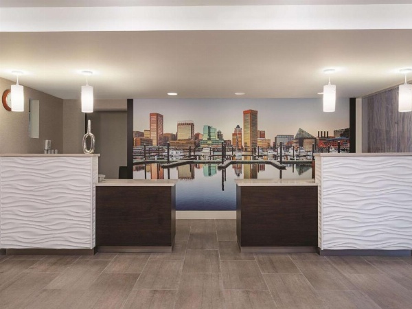 La Quinta Inn & Suites by Wyndham Baltimore N/White Marsh image 28