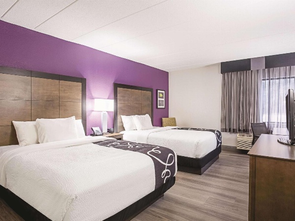 La Quinta Inn & Suites by Wyndham Baltimore N/White Marsh image 4